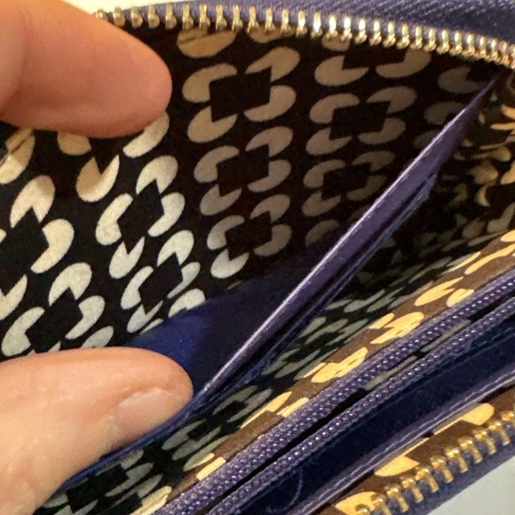 Vera Bradley Wristlet Wallet Zipper Royal Blue Leather - Picture 6 of 6